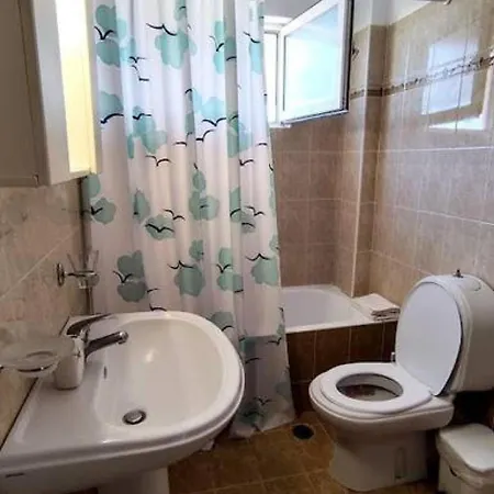 Angela's With Beautiful Balcony View *