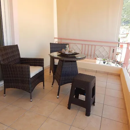 Angela's With Beautiful Balcony View *