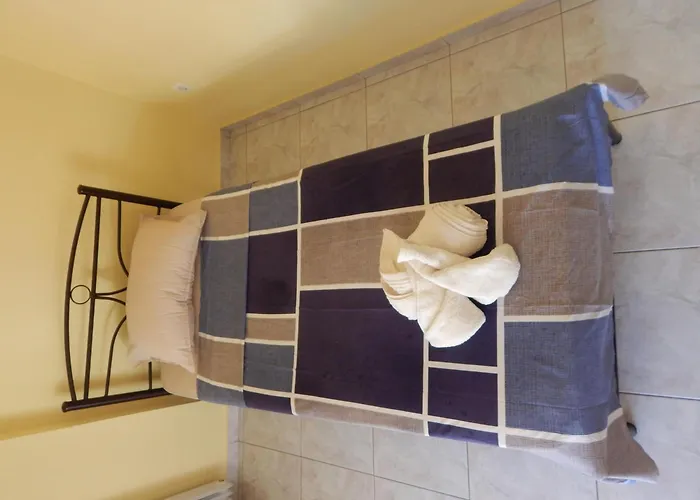 Angela's With Beautiful Balcony View