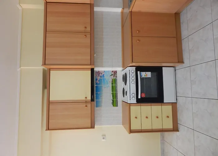 Angela's With Beautiful Balcony View *