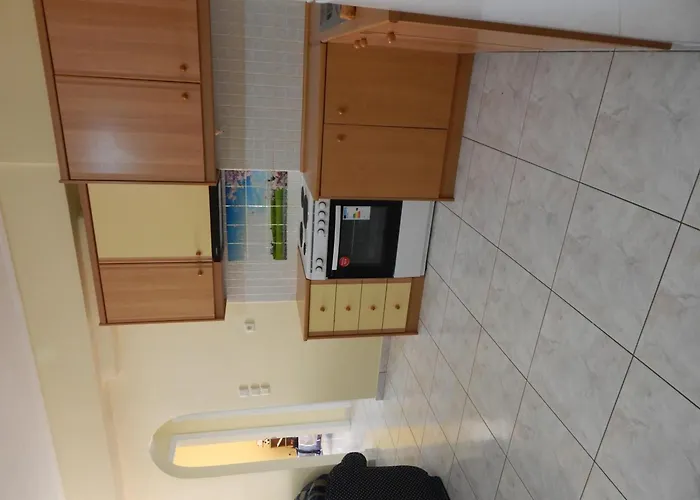 Angela's With Beautiful Balcony View Lejlighed