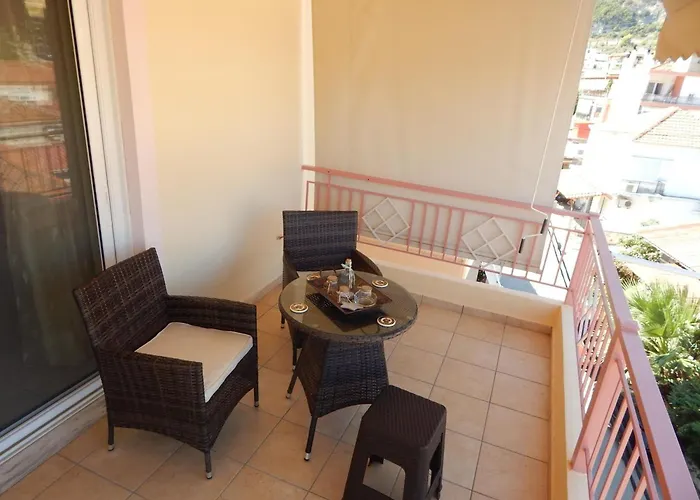 Angela's With Beautiful Balcony View *