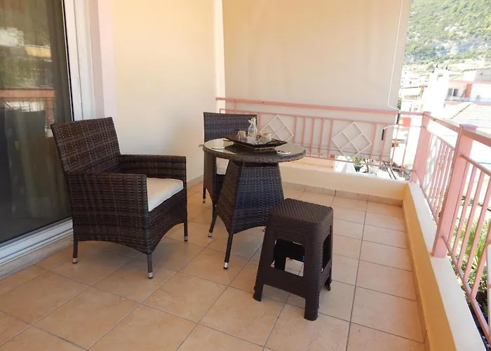 Angela's With Beautiful Balcony View *