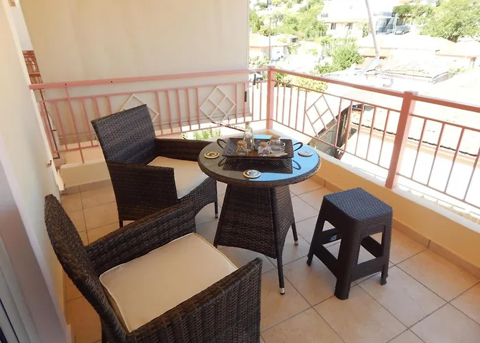 Angela's With Beautiful Balcony View *